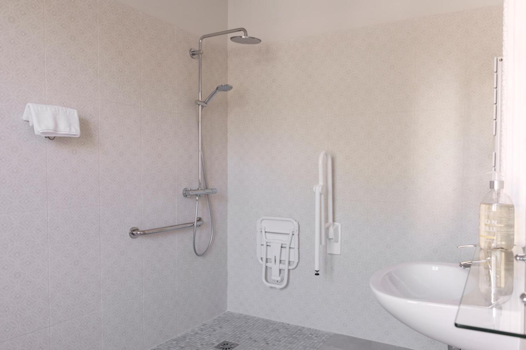 Chez Jules Et Leonie Bed & Breakfast Valmondois Екстериор снимка